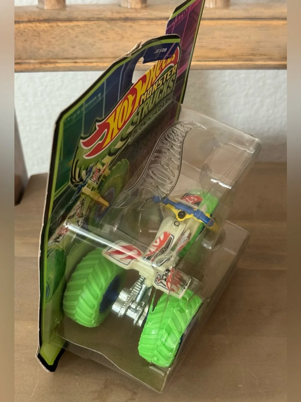 Hot Wheels Monster Trucks Tri-To-Crush-Me Toy - NEW